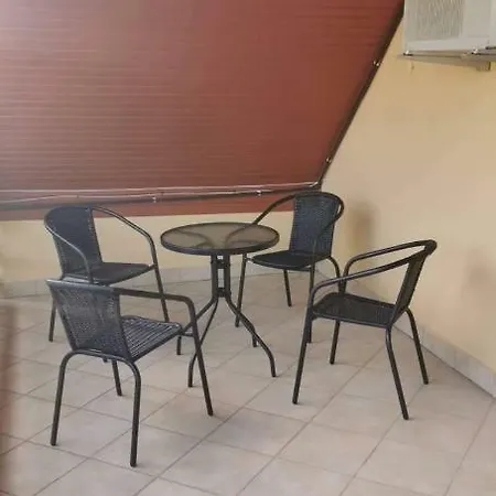 Levendula Apartman Apartment *
